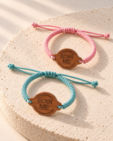 Ambiance BandUp Kids : deux bracelets sur un fond ivoire